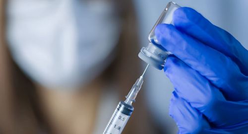 Vaccino antinfluenzale a mRNA, la FDA approva mFlusiva per gli over 50